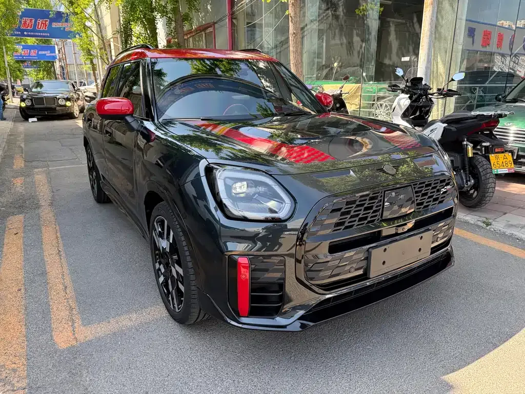 MINI Countryman JCW — фото 1