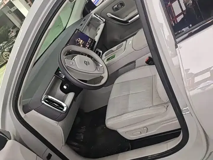 Leapmotor B01 — фото 9