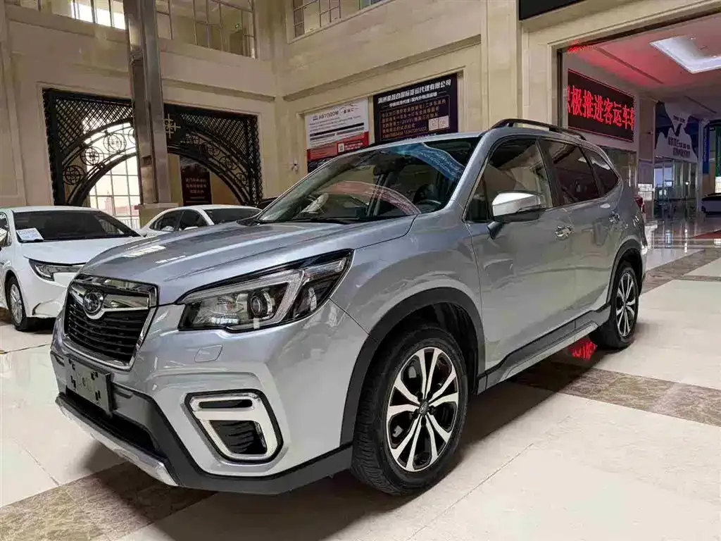 Subaru Forester — фото 1