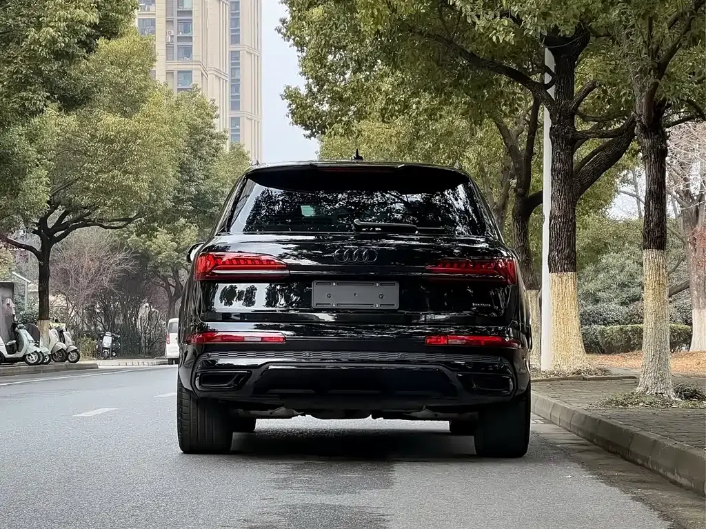 Audi Q7 — фото 4