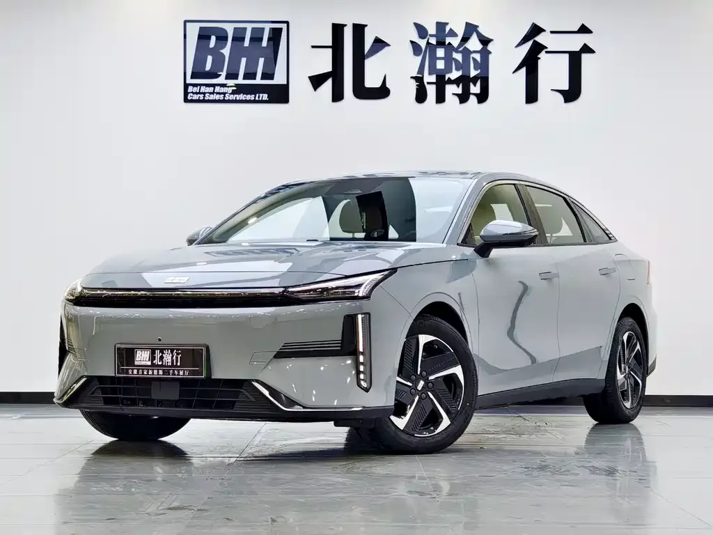 Geely Galaxy L6 — фото 1