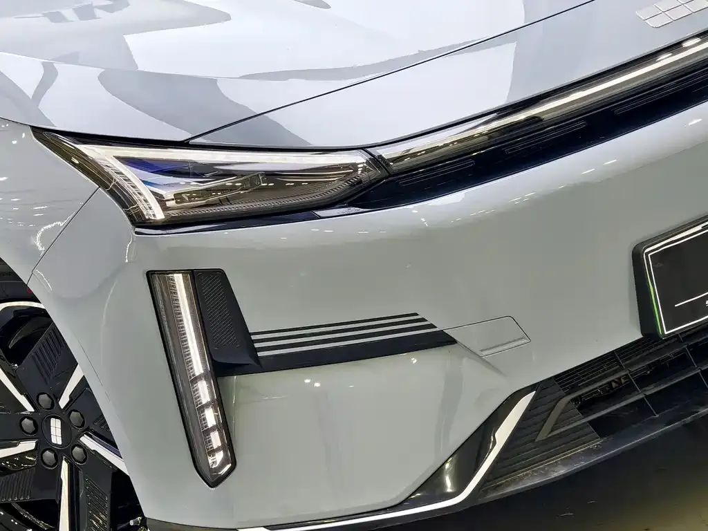 Geely Galaxy L6 — фото 4