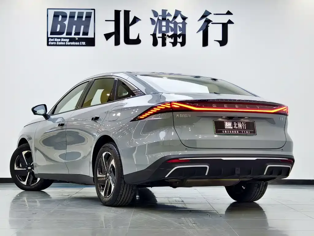 Geely Galaxy L6 — фото 3