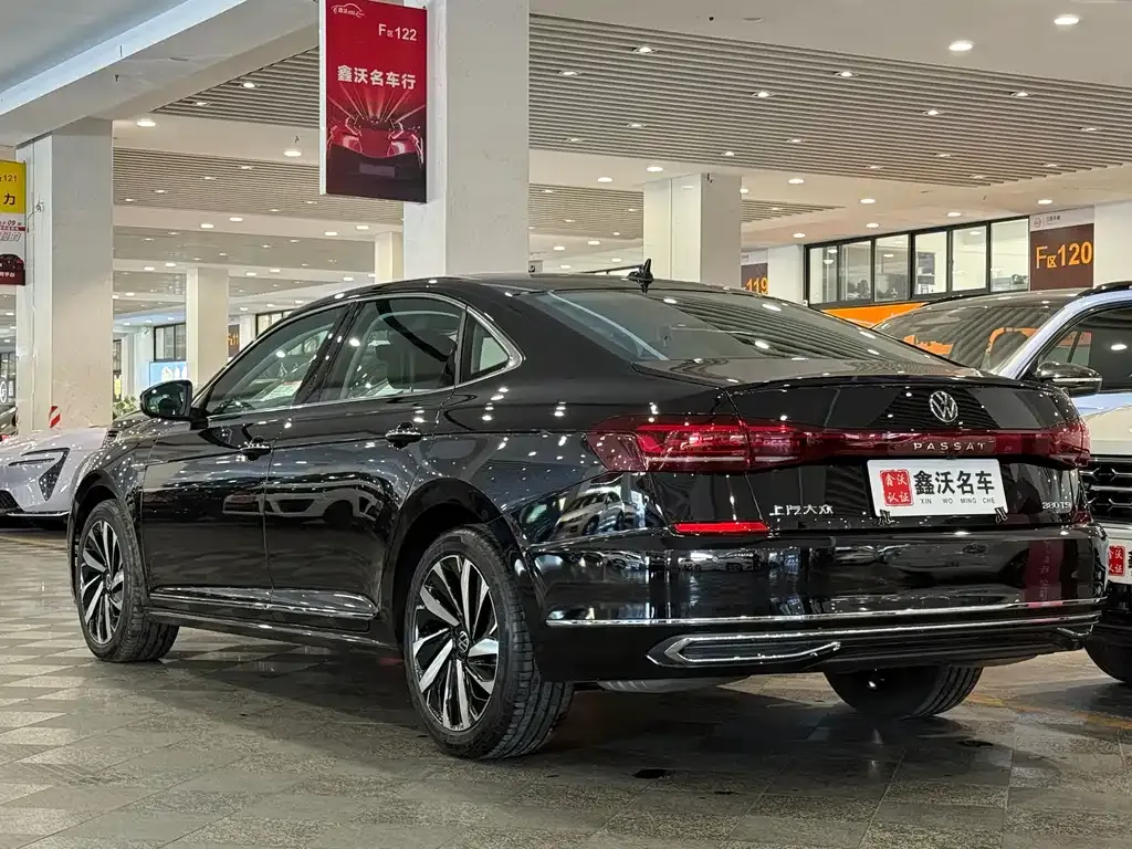 Volkswagen Passat — фото 7