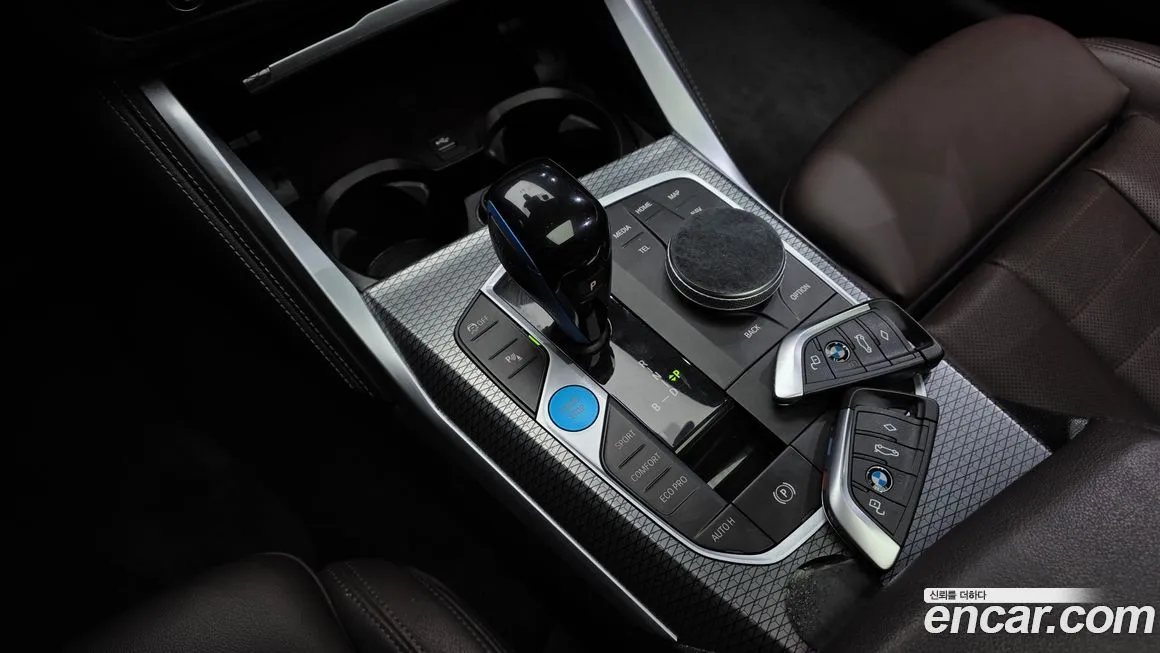 BMW i4 — фото 8