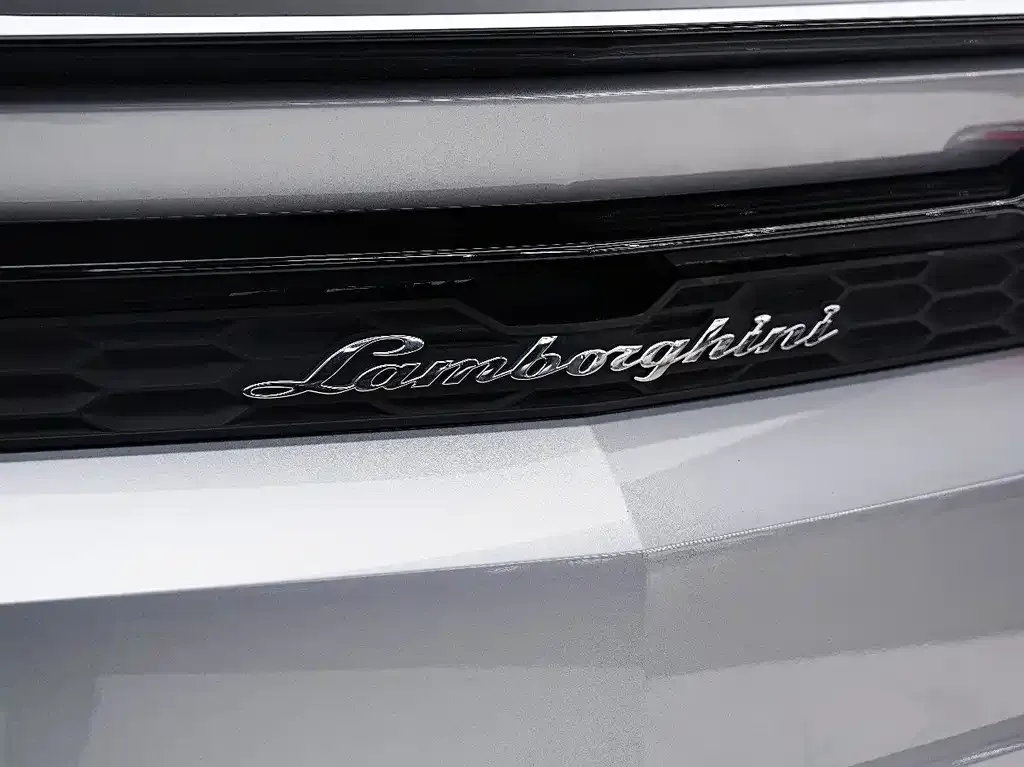 Lamborghini Urus SE — фото 9