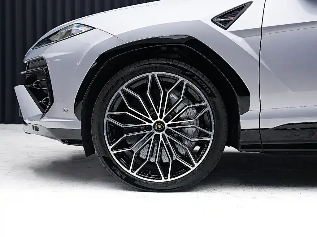 Lamborghini Urus SE — фото 6