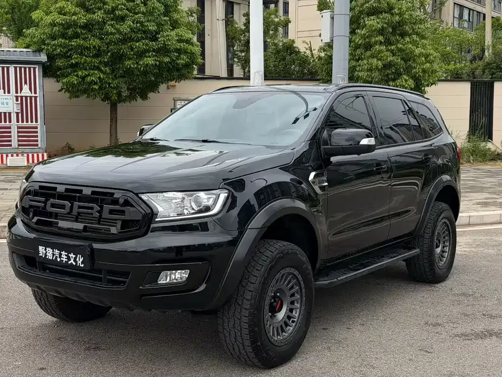 Ford Everest — фото 1