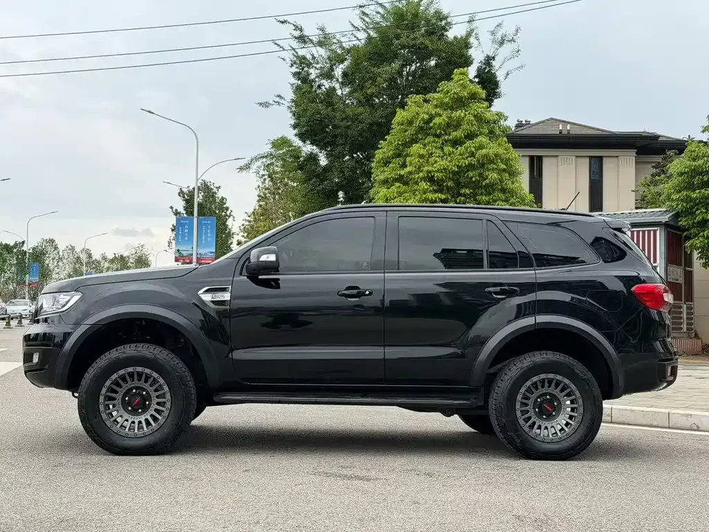Ford Everest — фото 4