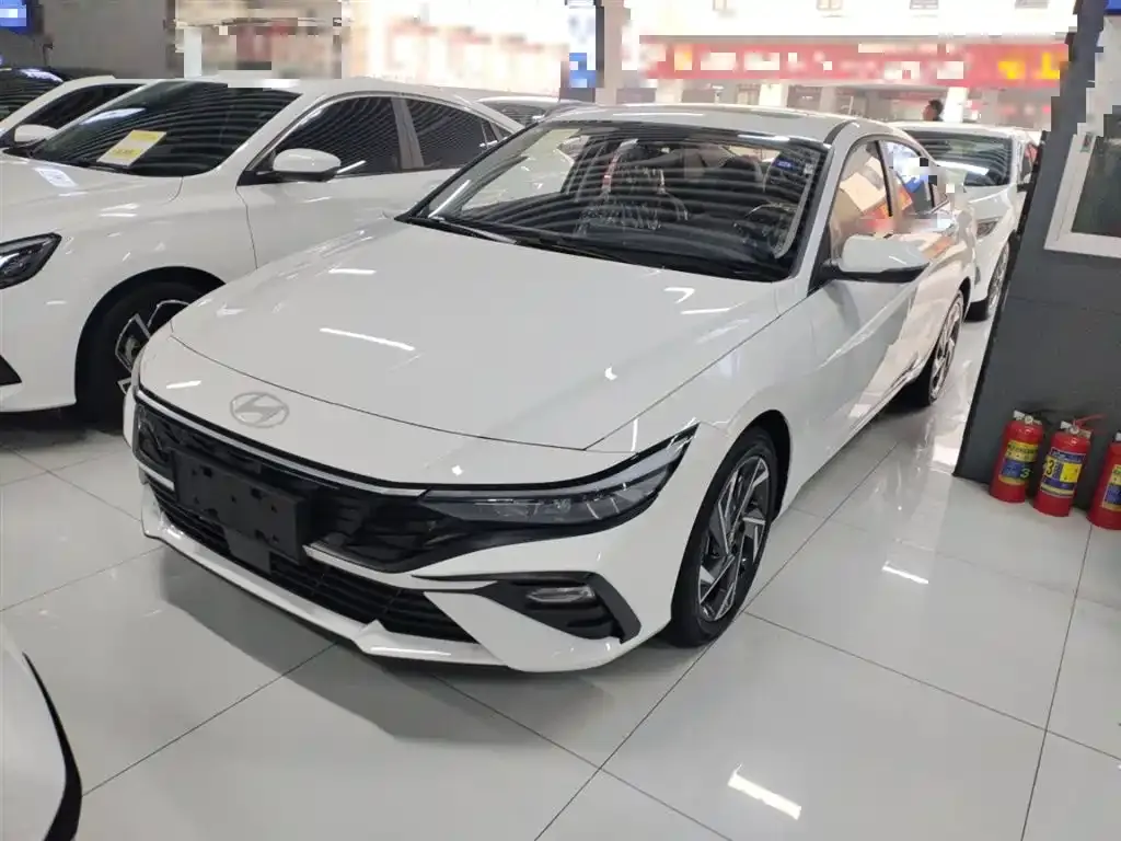 Hyundai Elantra — фото 4