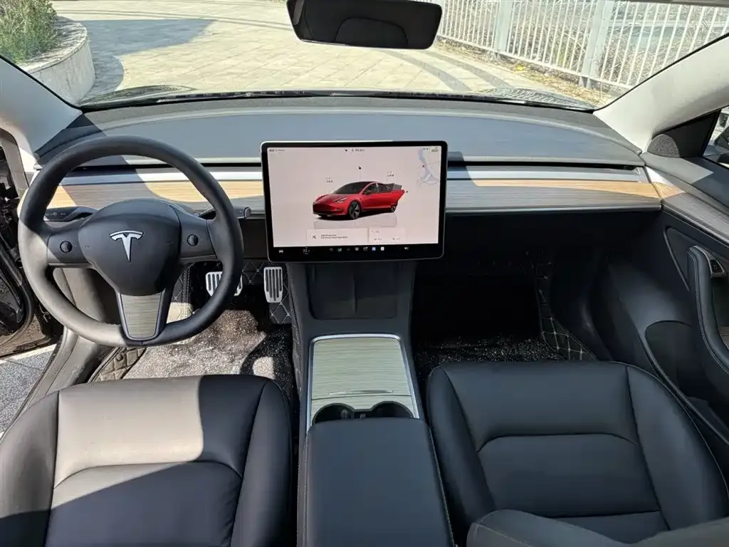 Tesla Model 3 — фото 4