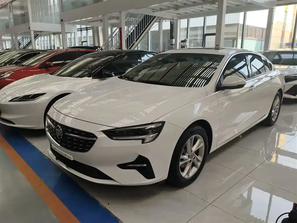 Buick Regal — фото 1