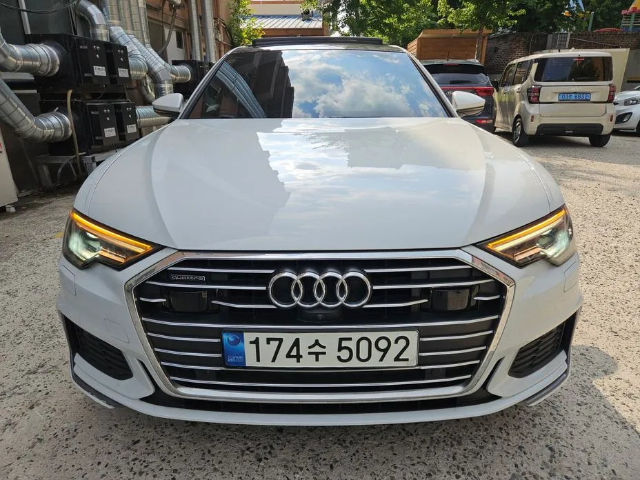 Audi A6 — фото 1