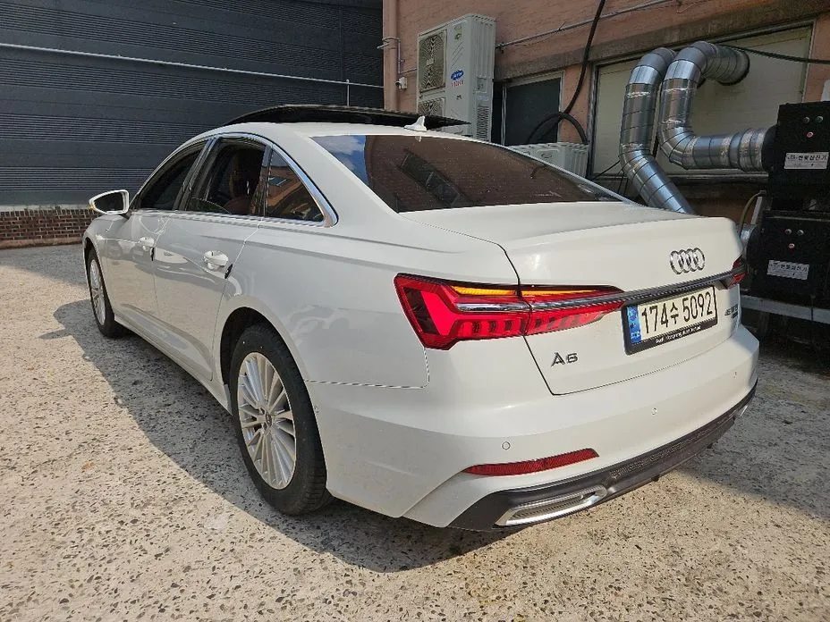 Audi A6 — фото 8