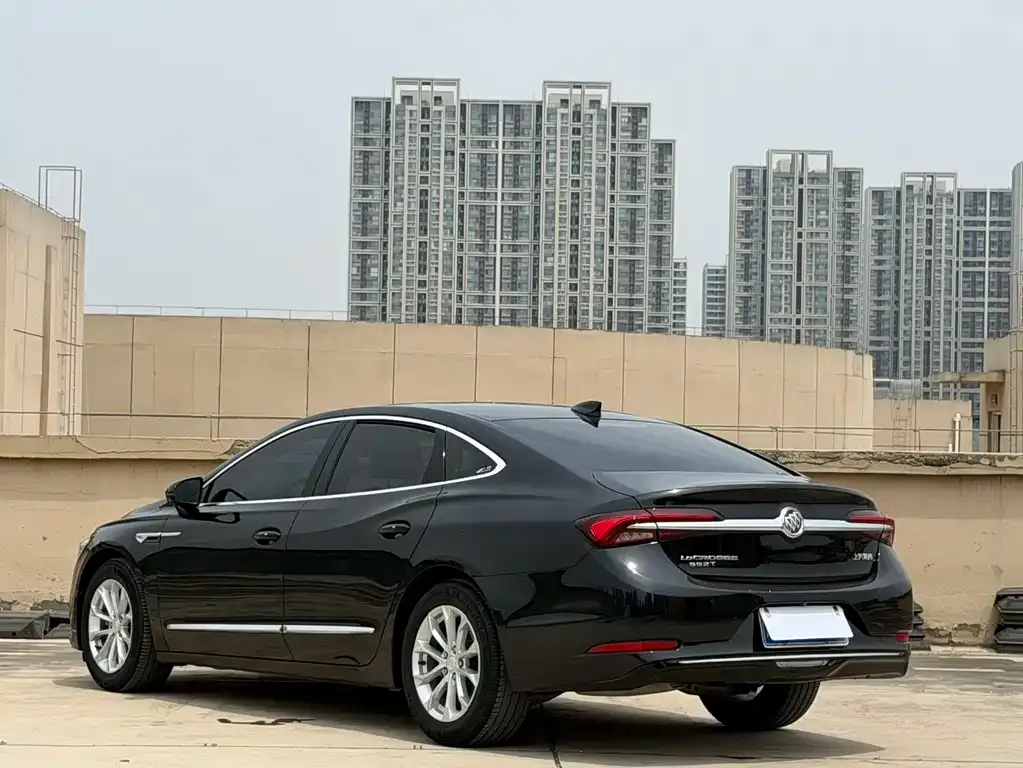 Buick LaCrosse — фото 2