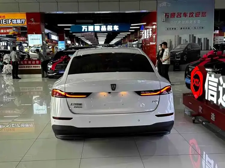 Roewe D7 — фото 6
