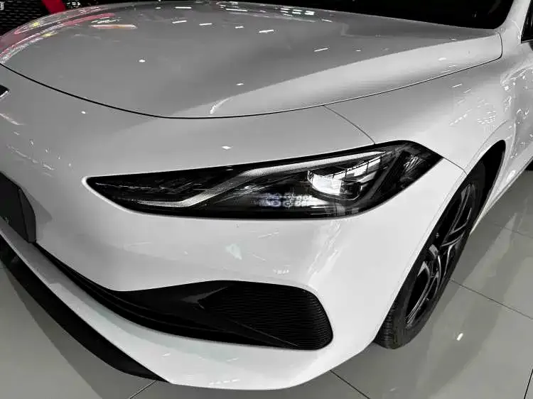 Roewe D7 — фото 8