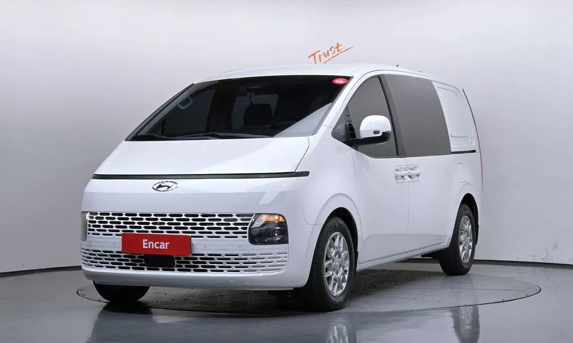 Hyundai Staria — фото 1