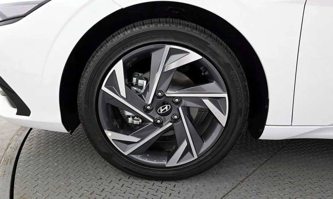 Hyundai AVANTE — фото 7