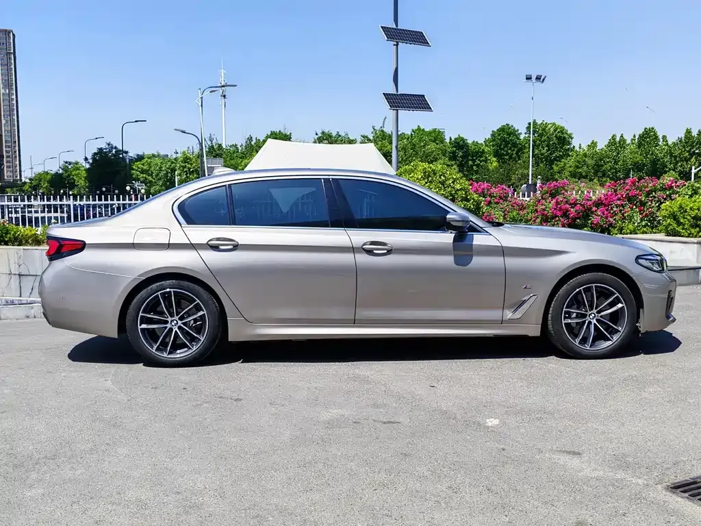 BMW 5 Series New Energy — фото 4