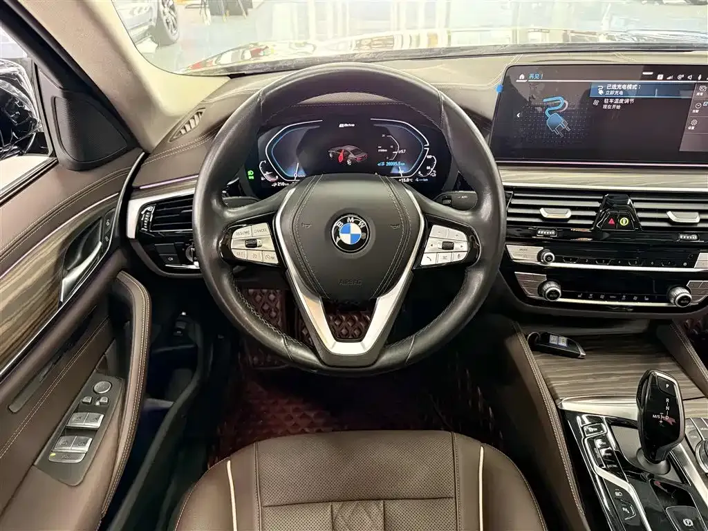 BMW 5 Series New Energy — фото 9