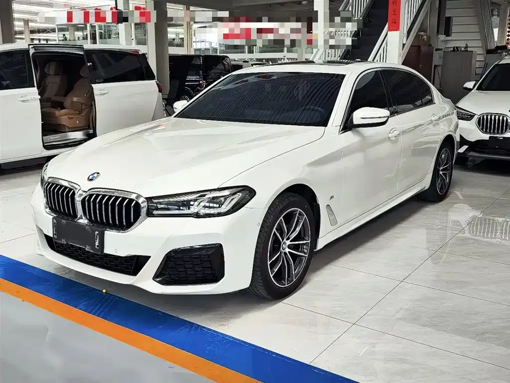 BMW 5 Series — фото 1