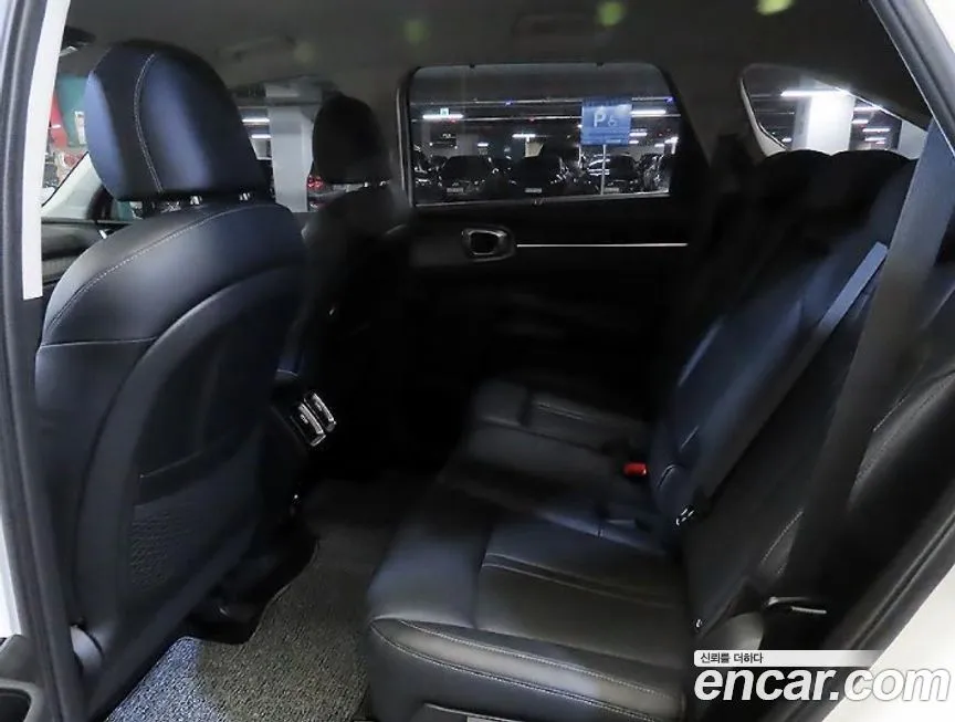 Kia Sorento — фото 8