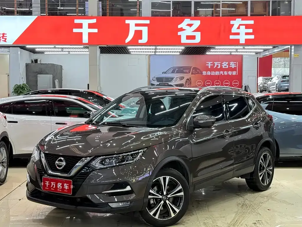 Nissan Qashqai — фото 1