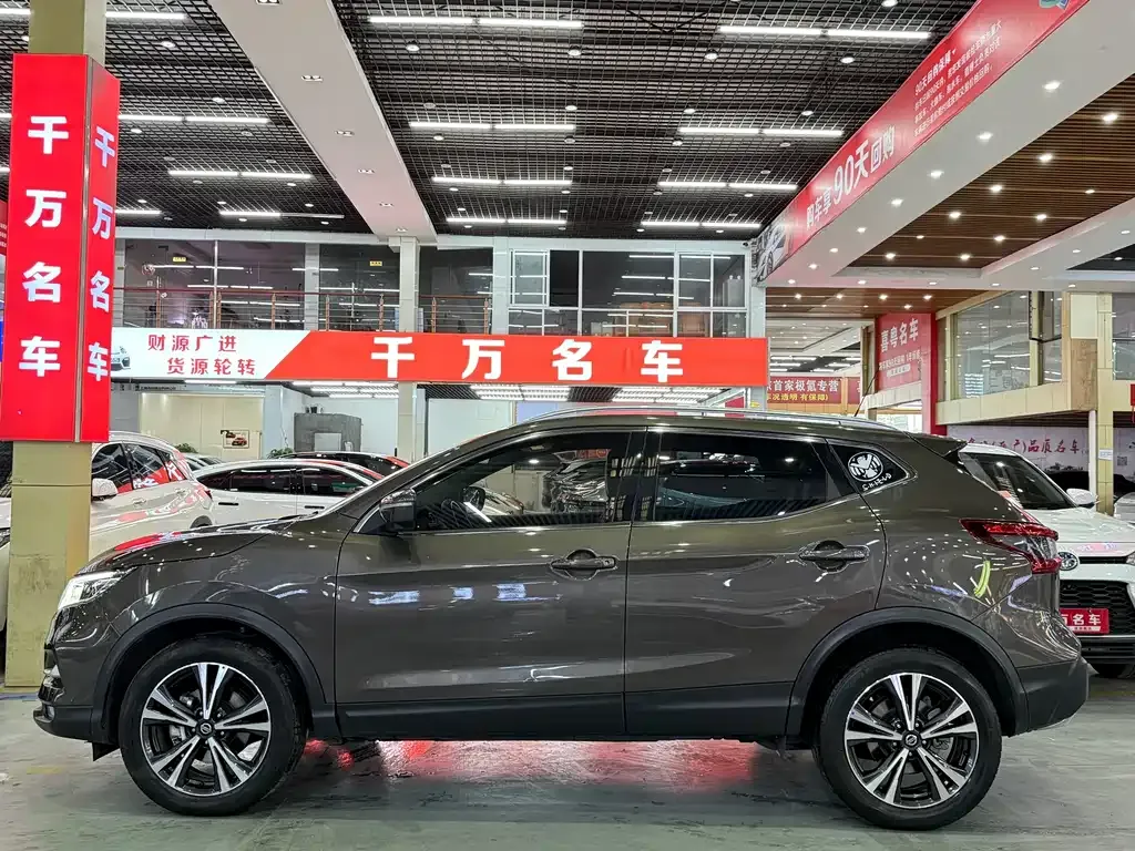 Nissan Qashqai — фото 9