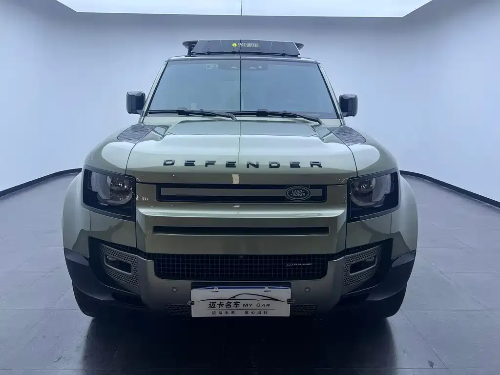 Land Rover Defender — фото 1
