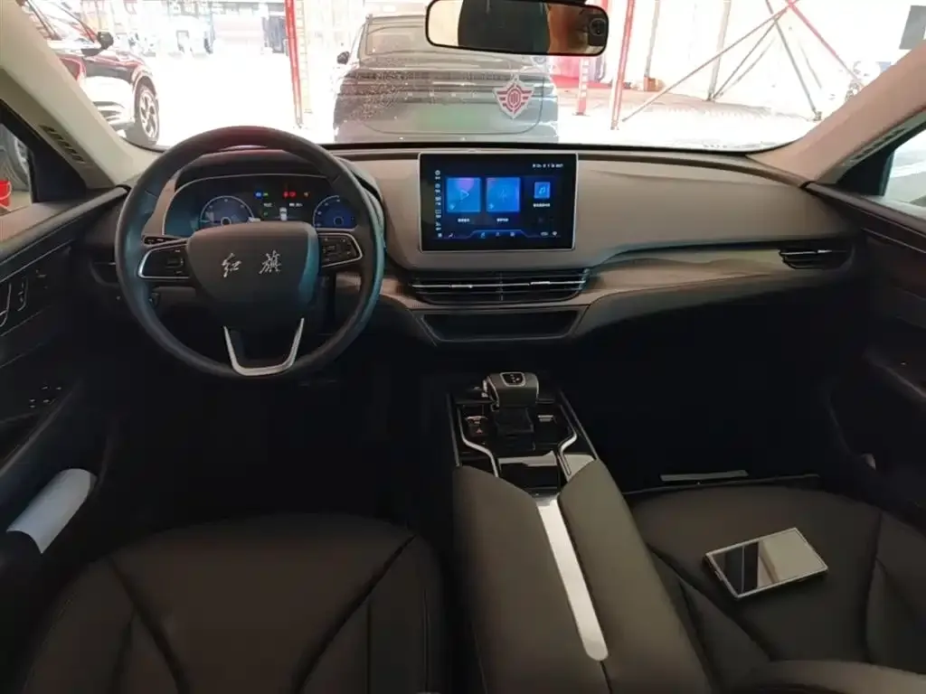 Hongqi E-QM5 — фото 3