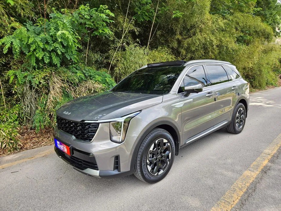 Kia Sorento — фото 1