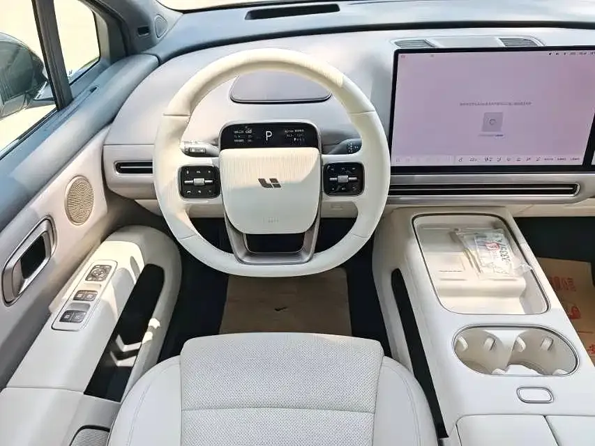 Li Auto i6 — фото 8