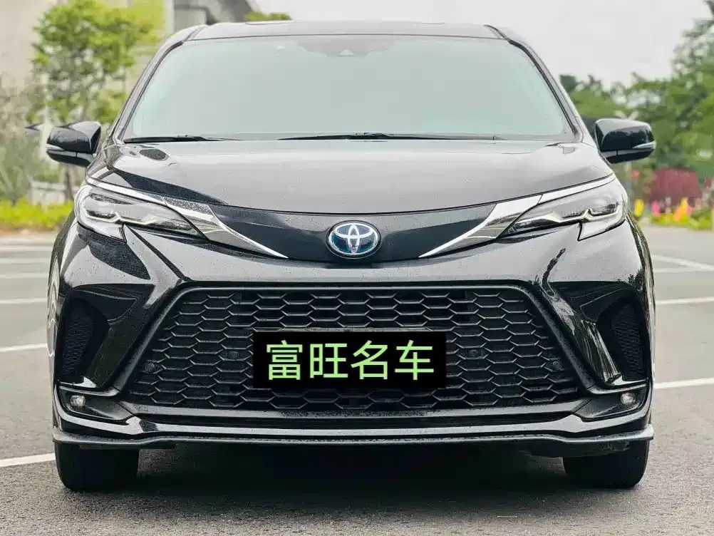 Toyota Granvia — фото 10