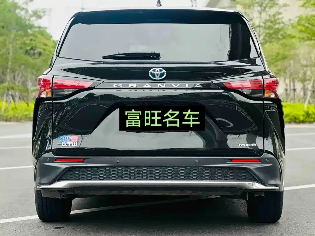Toyota Granvia — фото 5