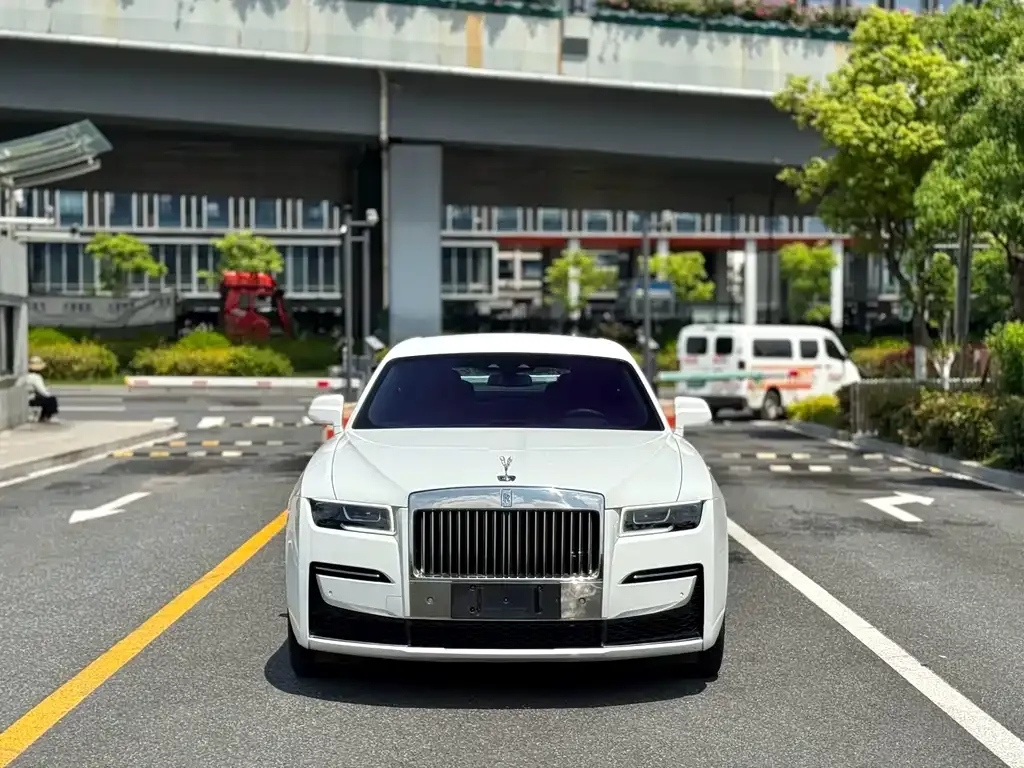 Rolls-Royce Ghost — фото 1