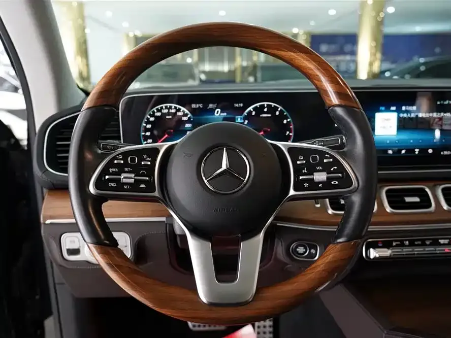 Mercedes-Benz GLS — фото 7