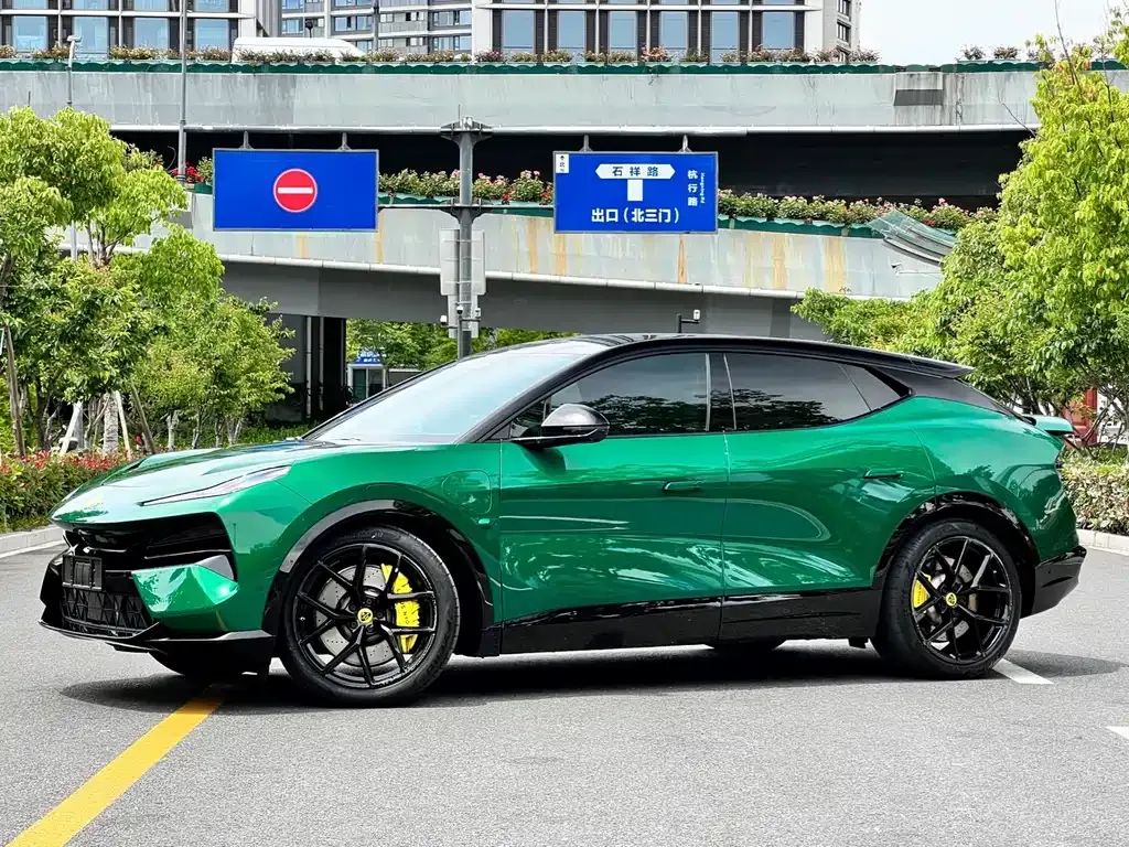 Lotus Eletre — фото 1