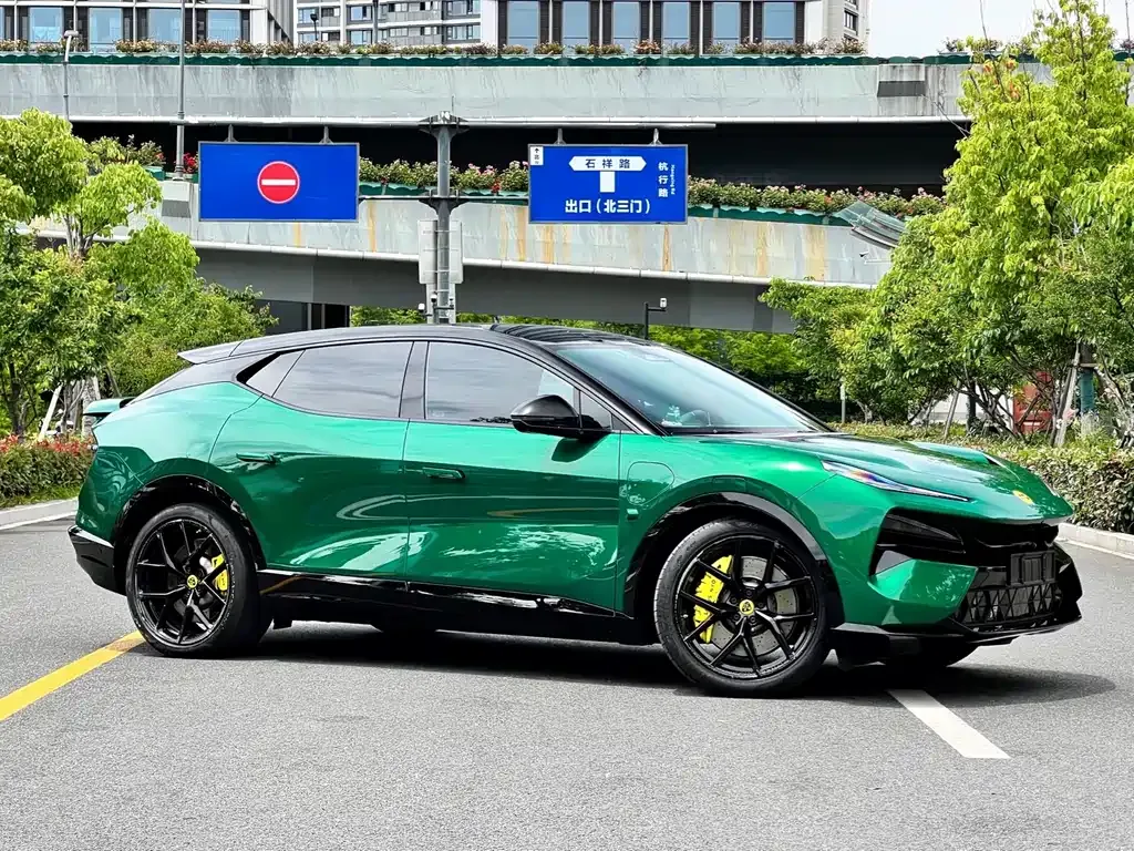 Lotus Eletre — фото 10