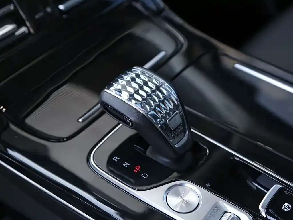 GAC Motor Trumpchi M8 — фото 9
