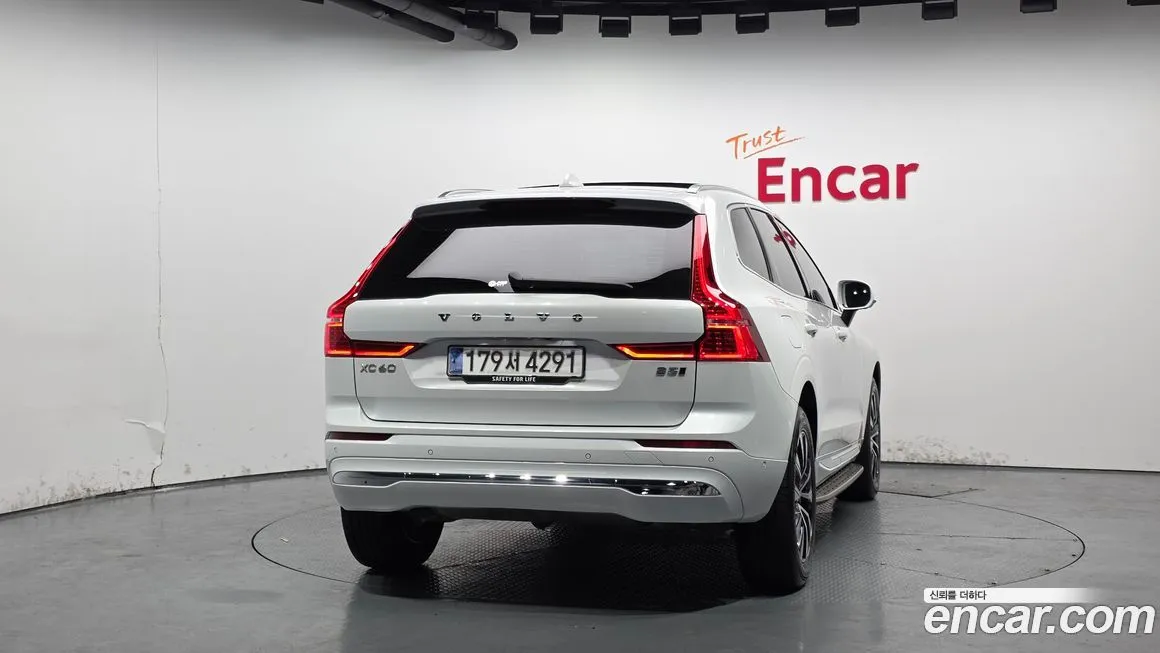 Volvo XC60 — фото 4