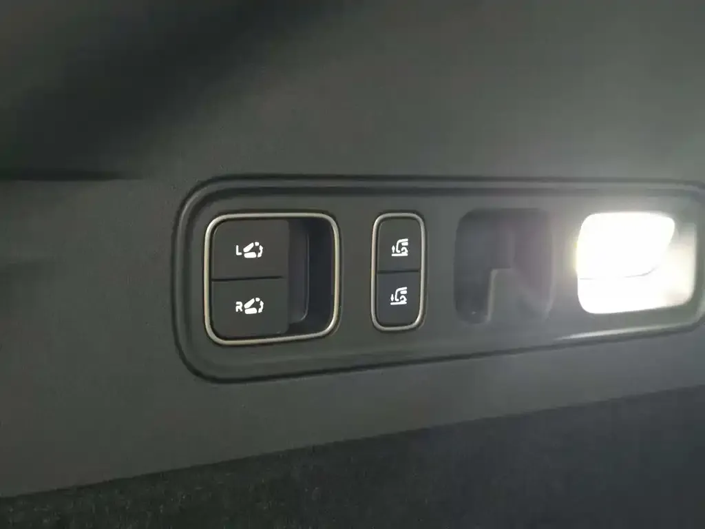Li Auto i6 — фото 2