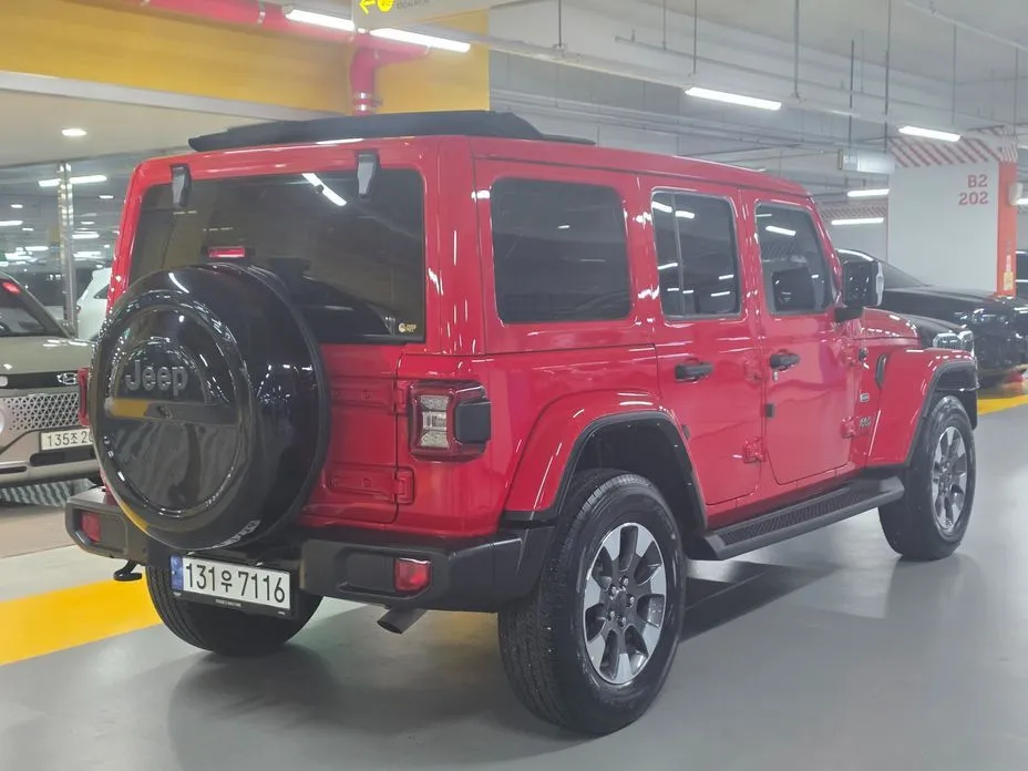Jeep Wrangler — фото 10