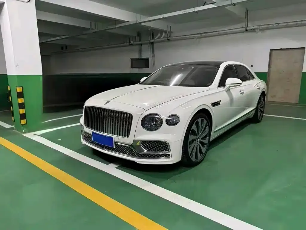 Bentley Flying Spur — фото 1