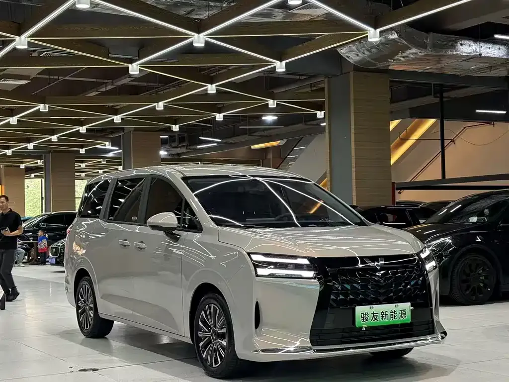 Wuling Starlight 730 New Energy — фото 8