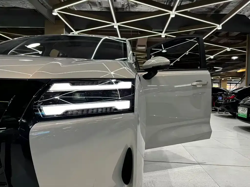 Wuling Starlight 730 New Energy — фото 3