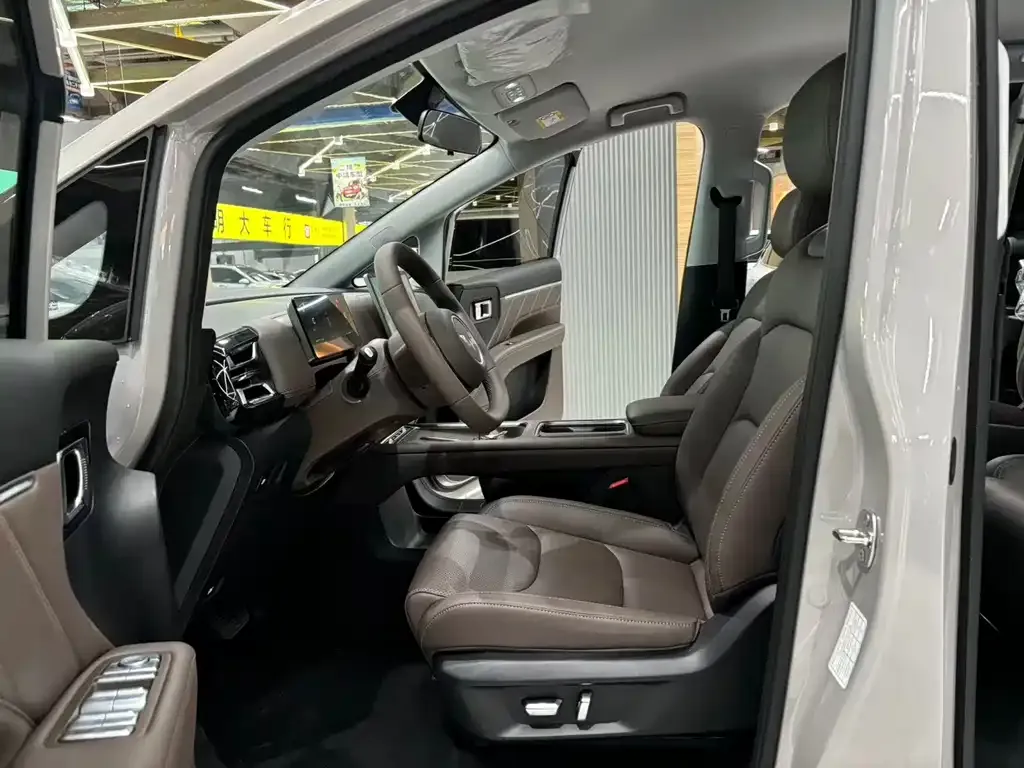 Wuling Starlight 730 New Energy — фото 4