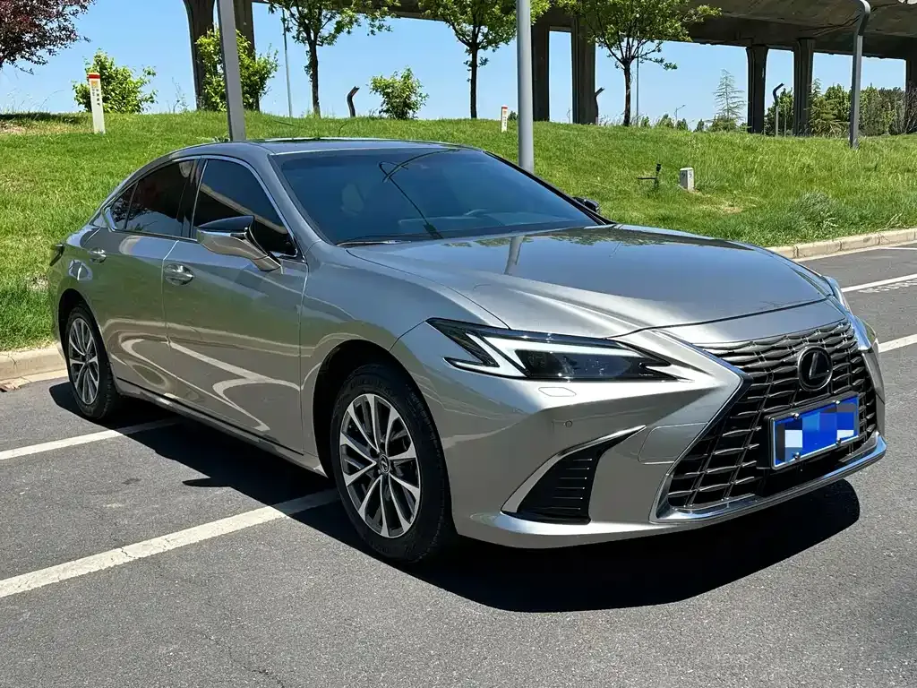 Lexus ES — фото 4