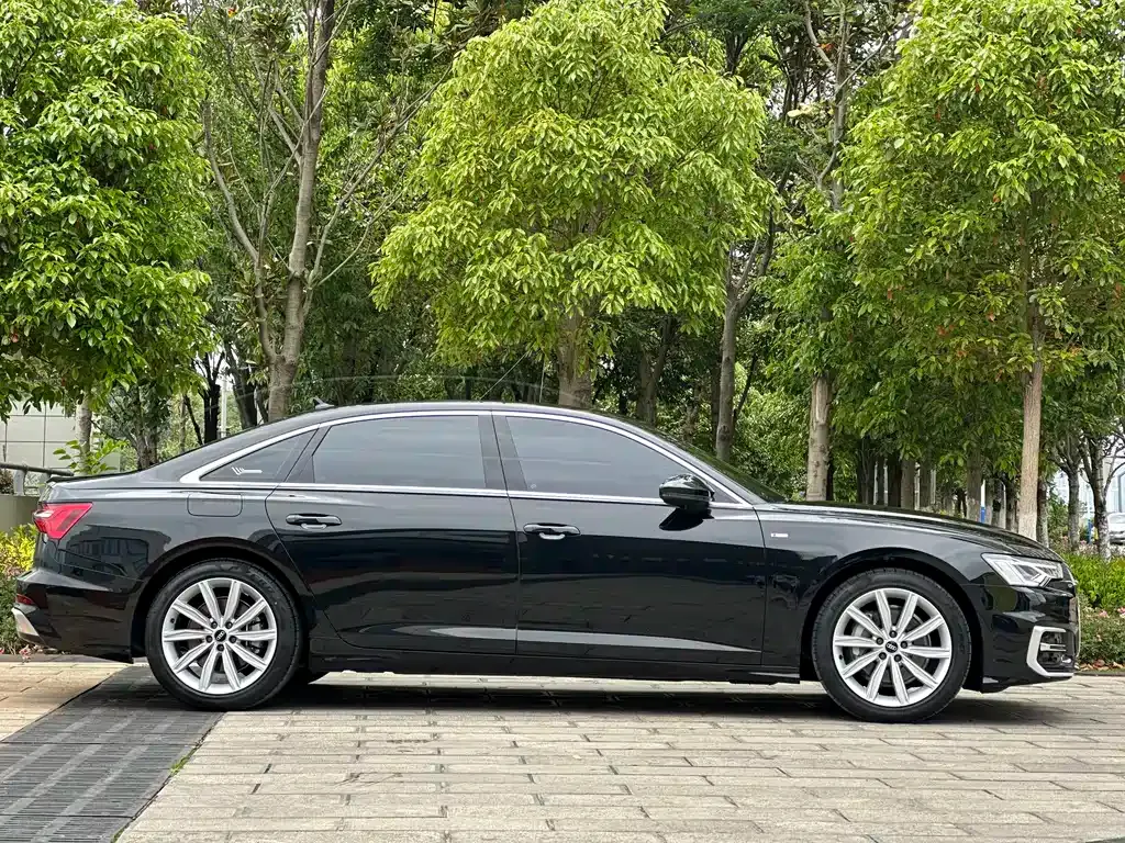 Audi A6L — фото 5
