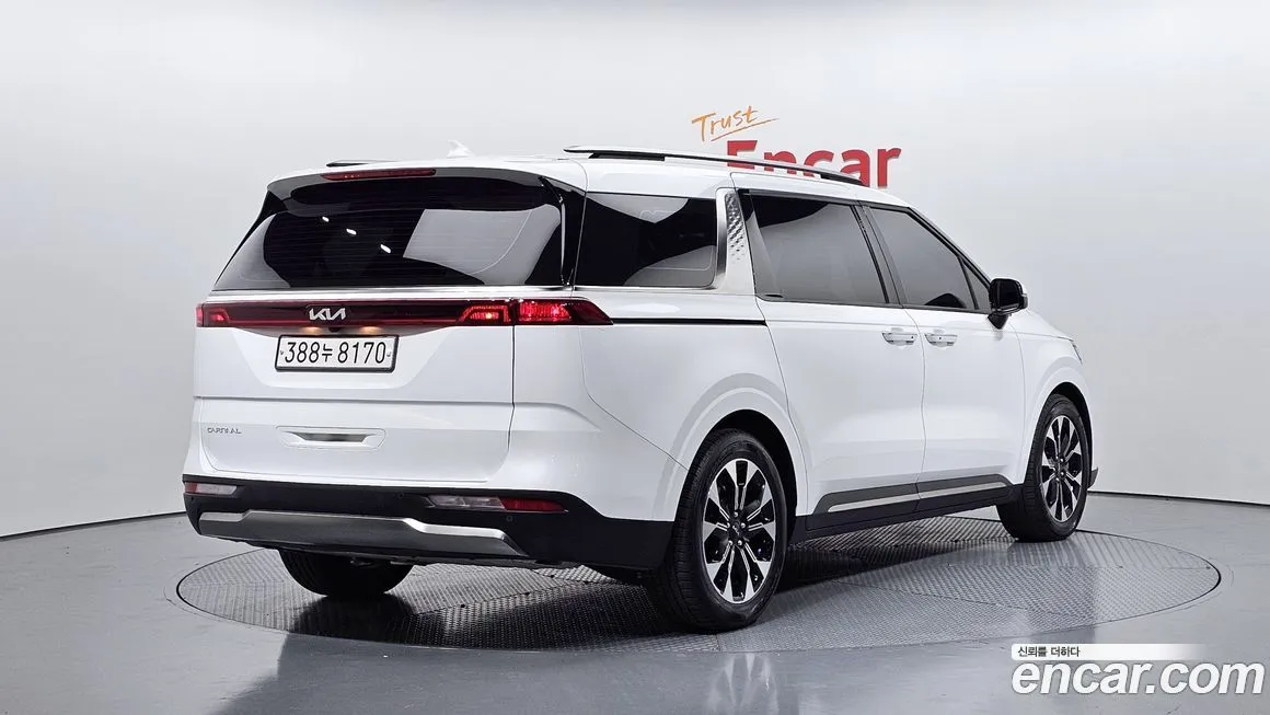 Kia Carnival — фото 4